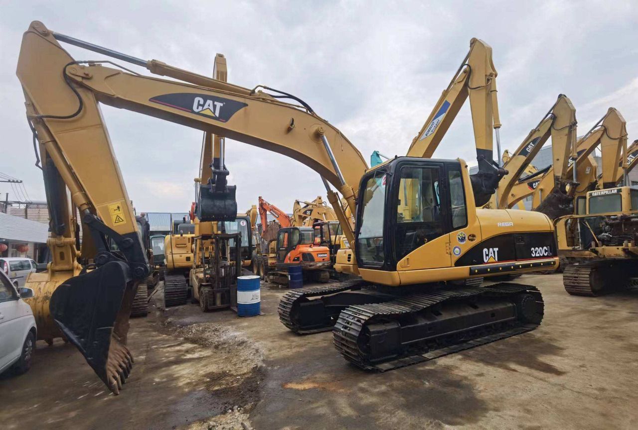 Escavadora de rastos Caterpillar 320CL de 2018, vista lateral Escavadora de rastos Caterpillar 320CL de 2018, vista lateral