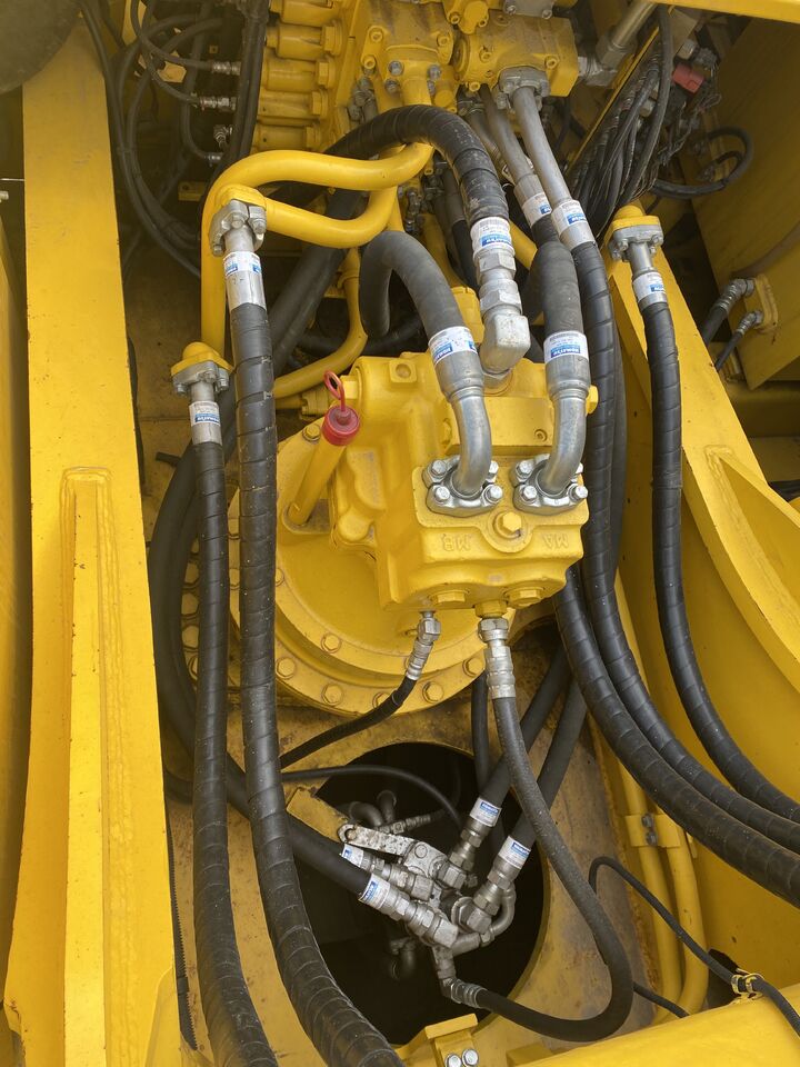 2024 Komatsu PC350-8 hydraulic swing motor detail 2024 Komatsu PC350-8 hydraulic swing motor detail