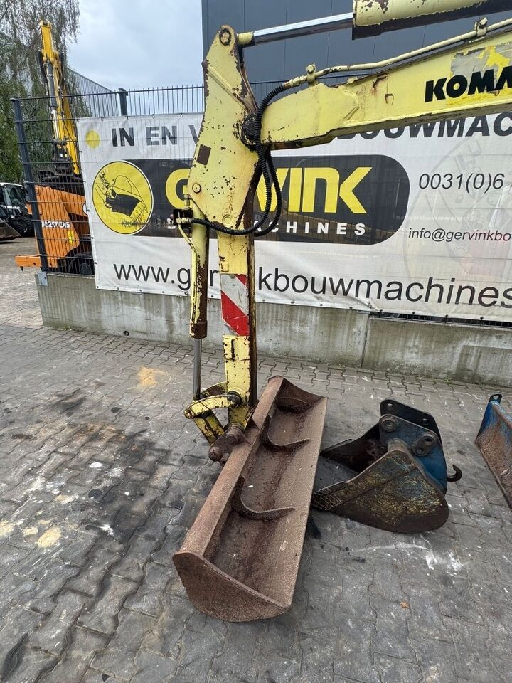 1992 Komatsu PC30 wheel excavator boom and attachments 1992 Komatsu PC30 wheel excavator boom and attachments