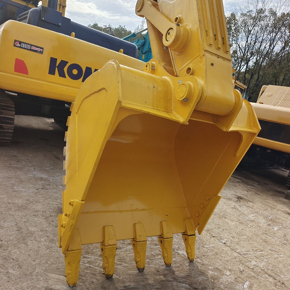 2023 Komatsu PC350 crawler excavator bucket view 2023 Komatsu PC350 crawler excavator bucket view