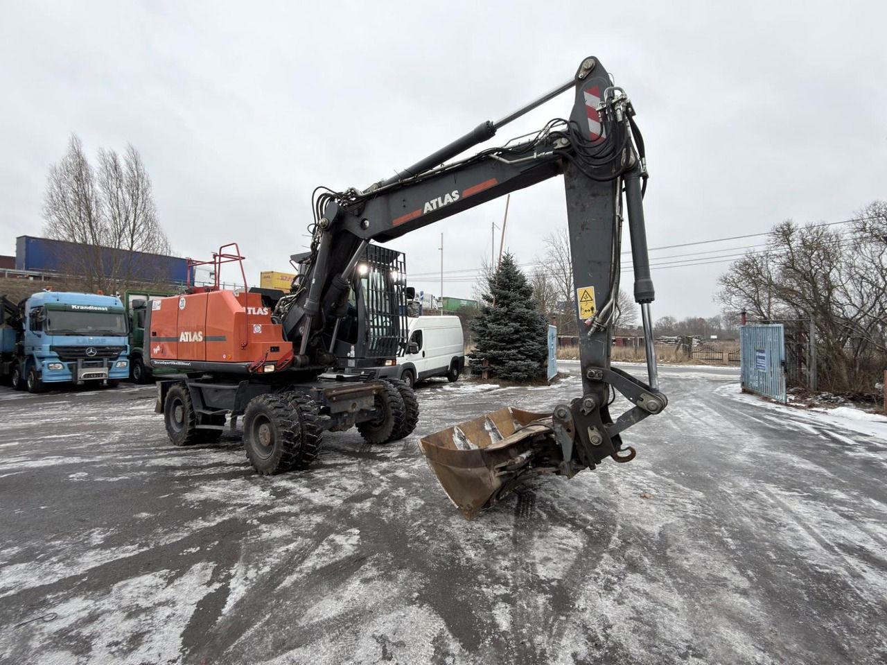 2021 Atlas 190W wheel excavator, side view 2021 Atlas 190W wheel excavator, side view