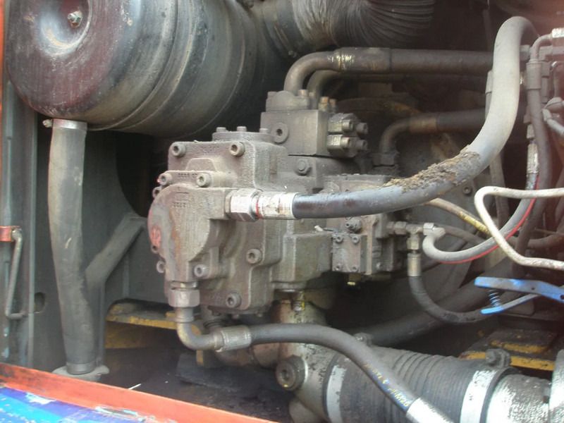 2005 Liebherr R924B crawler excavator engine compartment detail