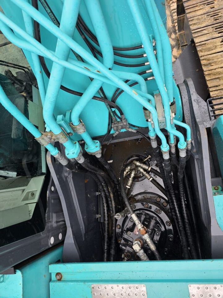 2018 Kobelco SK300NLC-10 crawler excavator hydraulic compartment view 2018 Kobelco SK300NLC-10 crawler excavator hydraulic compartment view
