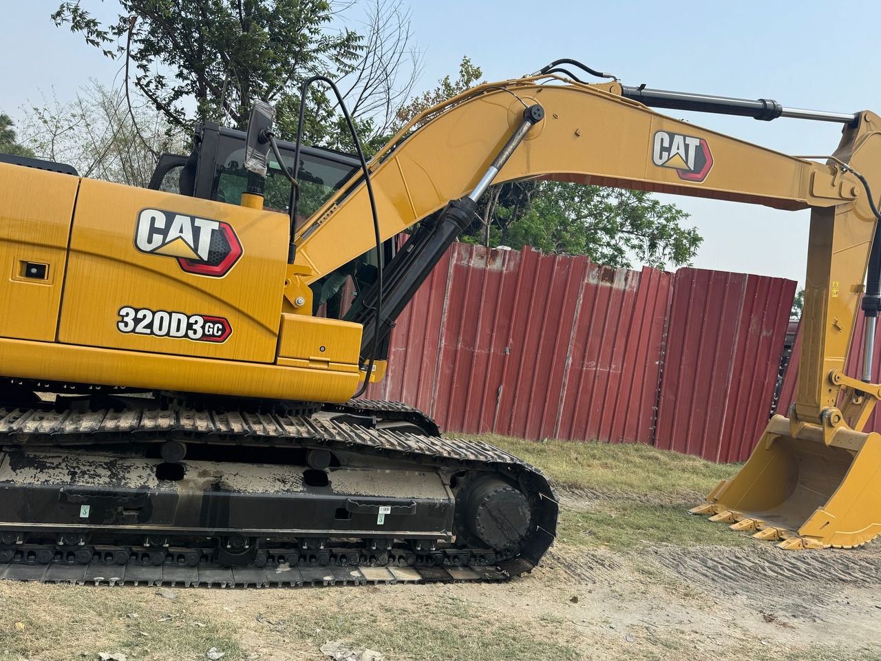 2025 Caterpillar 320D3GC crawler excavator side view 2025 Caterpillar 320D3GC crawler excavator side view
