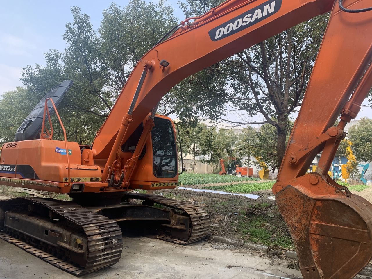 2012 Doosan DH200LC-7 crawler excavator, side view