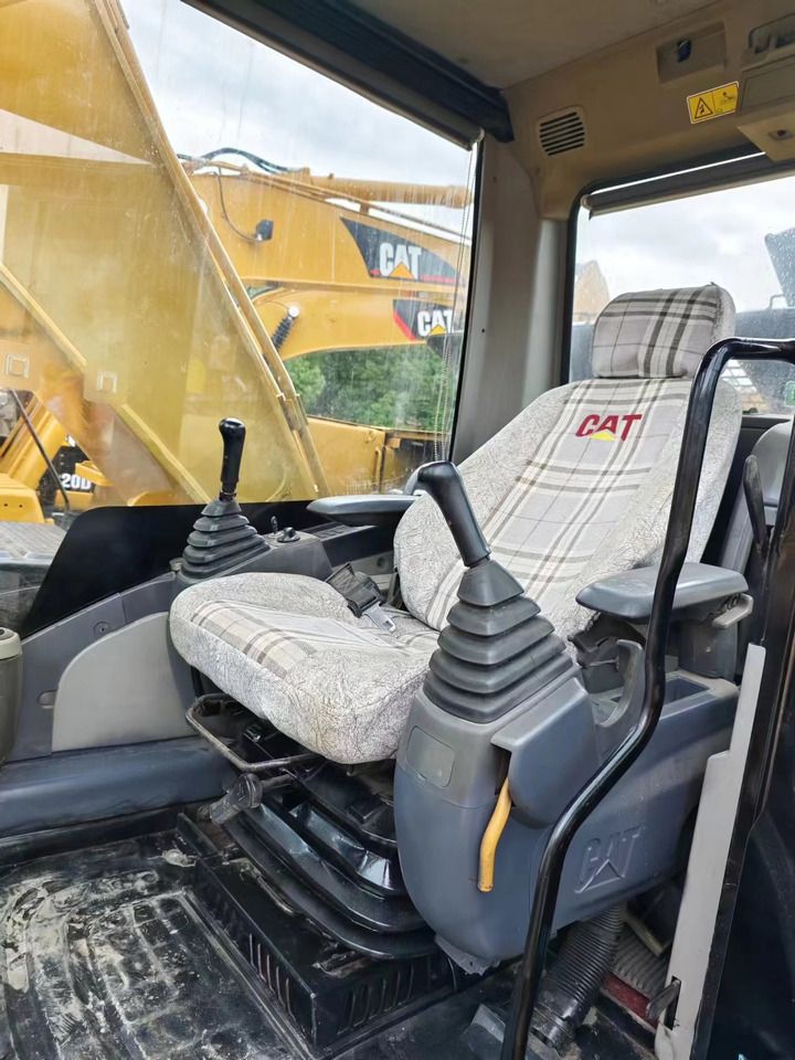 2019 Caterpillar 320D2 екскаватор, інтер'єр кабіни 2019 Caterpillar 320D2 екскаватор, інтер'єр кабіни