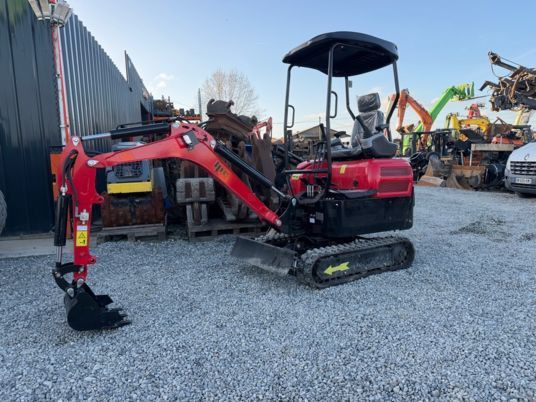 JPC HT20 mini excavator, side view