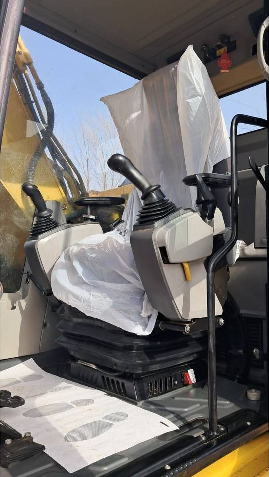 2014 Caterpillar 318E crawler excavator interior cab view 2014 Caterpillar 318E crawler excavator interior cab view