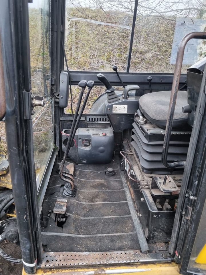 2001 Caterpillar 304.5 mini excavator interior view
