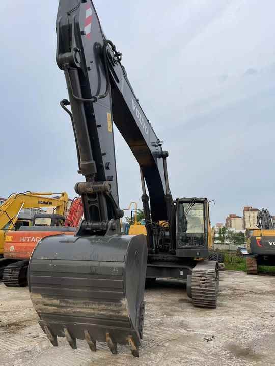 2021 Volvo EC480DL crawler excavator, front view 2021 Volvo EC480DL crawler excavator, front view