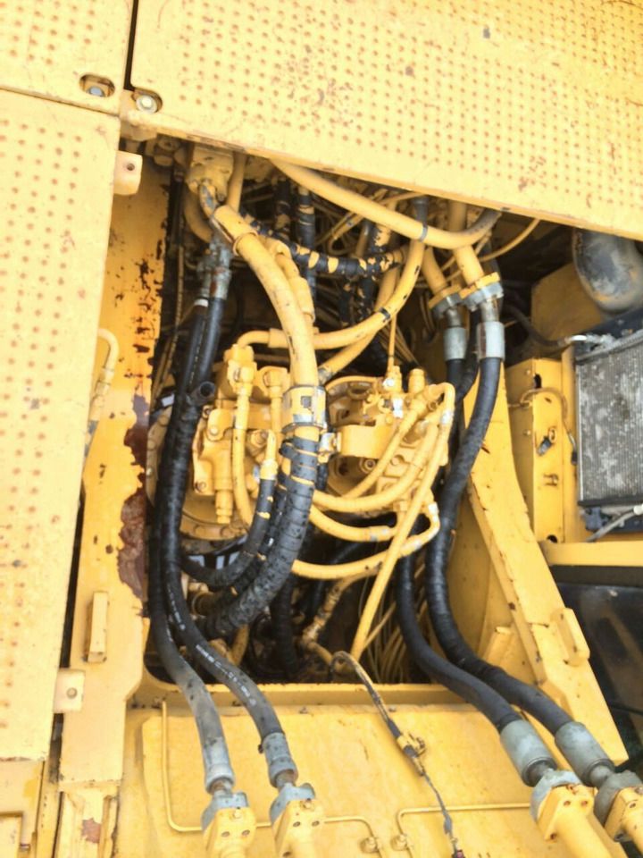 2019 Caterpillar 345D crawler excavator hydraulic compartment view