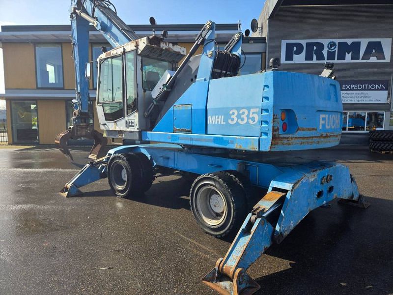 2009 Fuchs MHL335 material handler, rear three-quarter view 2009 Fuchs MHL335 material handler, rear three-quarter view