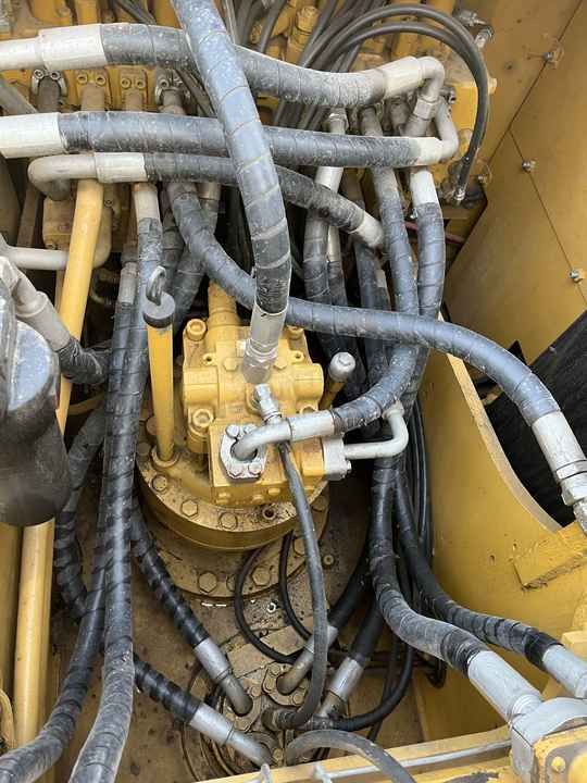 Гусеничний екскаватор 2018 Caterpillar 320CL, деталь гідронасоса