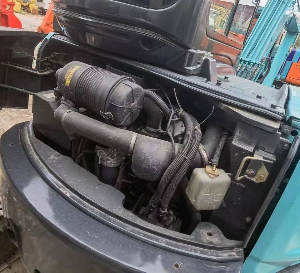 2018 Kobelco SK55 crawler excavator engine compartment view 2018 Kobelco SK55 crawler excavator engine compartment view