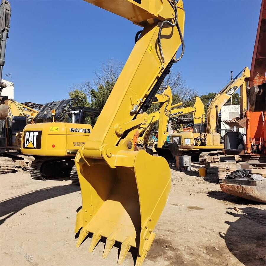 2024 Caterpillar 320D2 Raupenbagger, Nahaufnahme von Löffel und Ausleger