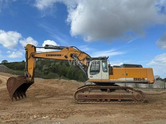 2013 Liebherr R964C LITRONIC crawler excavator side view 2013 Liebherr R964C LITRONIC crawler excavator side view