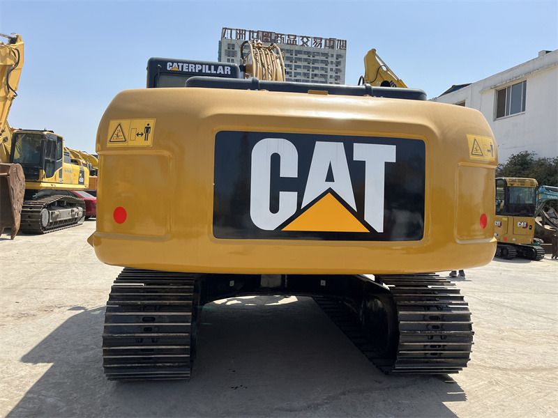 2020 Caterpillar 320D crawler excavator rear view