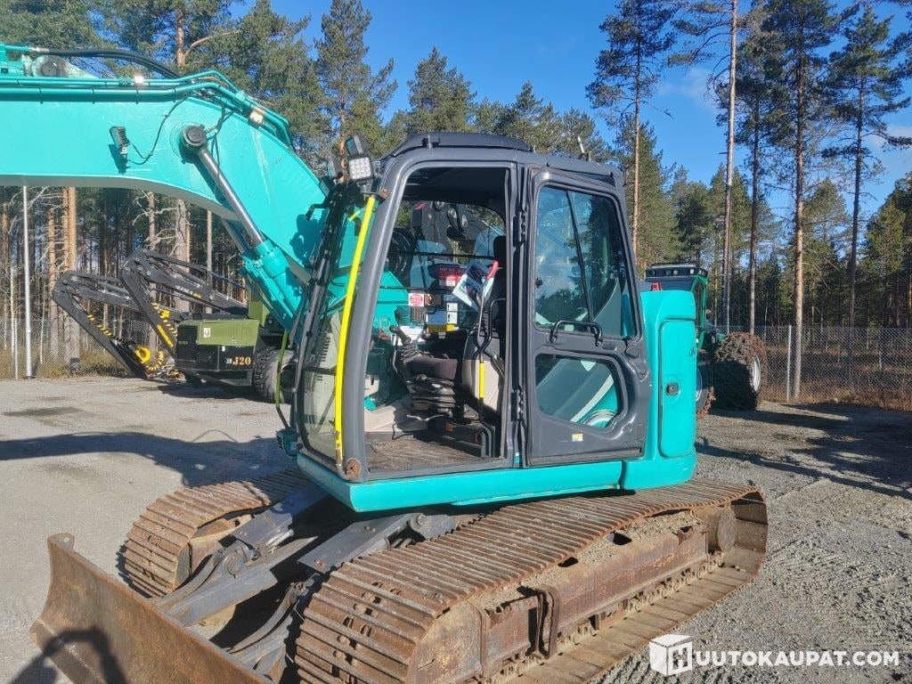 2018 Kobelco SK140SRLC-5 crawler excavator side view 2018 Kobelco SK140SRLC-5 crawler excavator side view