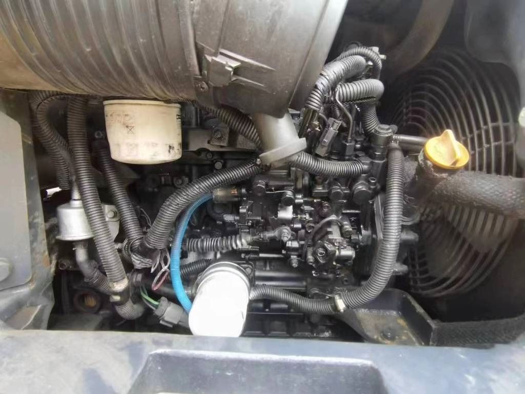 2024 Komatsu PC40 mini excavator engine compartment view 2024 Komatsu PC40 mini excavator engine compartment view