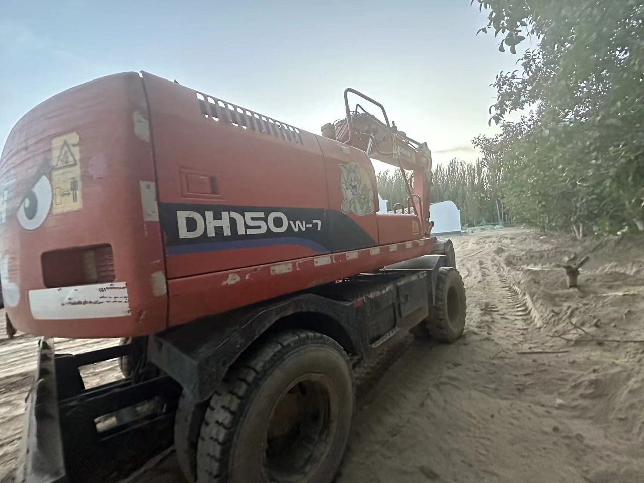 2016 Doosan DH150W-7 wheel excavator rear three-quarter view 2016 Doosan DH150W-7 wheel excavator rear three-quarter view