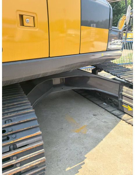 2025 XCMG XE215C crawler excavator lower chassis view 2025 XCMG XE215C crawler excavator lower chassis view