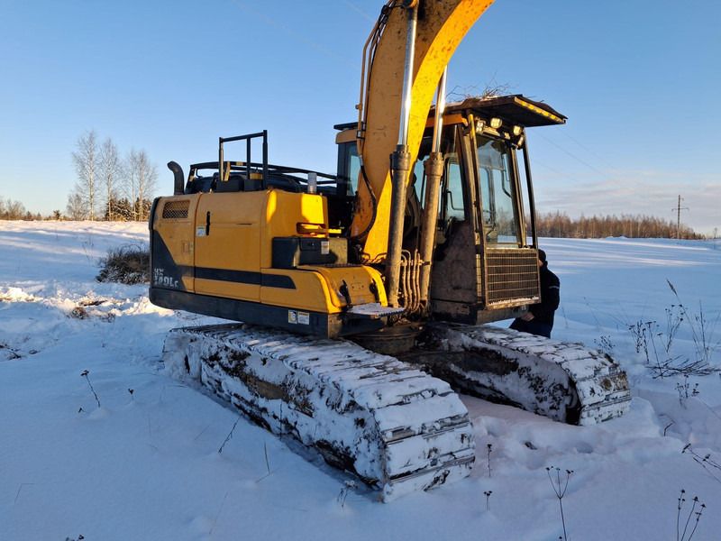 2019 Hyundai HX140LC crawler excavator, rear three-quarter view