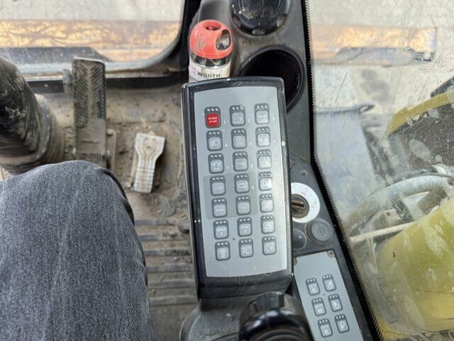2017 Liebherr A918 COMPACT LITRONIC wheel excavator interior control panel 2017 Liebherr A918 COMPACT LITRONIC wheel excavator interior control panel