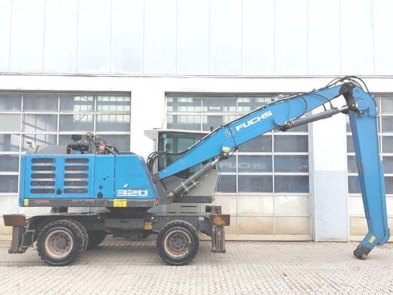 2016 Fuchs MHL320F material handler, side view 2016 Fuchs MHL320F material handler, side view