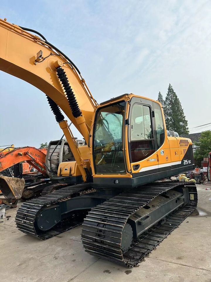 2023 Hyundai 215-9C crawler excavator, side view 2023 Hyundai 215-9C crawler excavator, side view