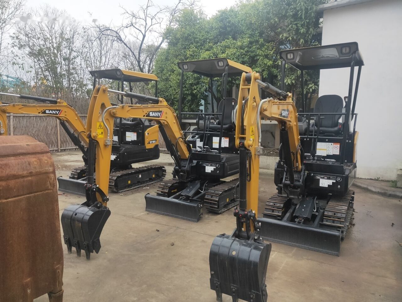 2021 Sany SY16C mini excavator, front view 2021 Sany SY16C mini excavator, front view