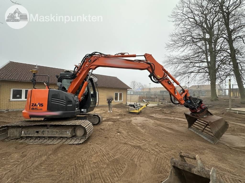 2018 Hitachi Zaxis 85US mini excavator, side profile view 2018 Hitachi Zaxis 85US mini excavator, side profile view
