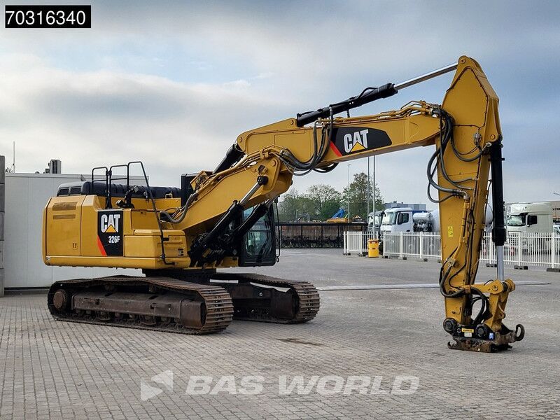2016 Caterpillar 326F crawler excavator, side view 2016 Caterpillar 326F crawler excavator, side view