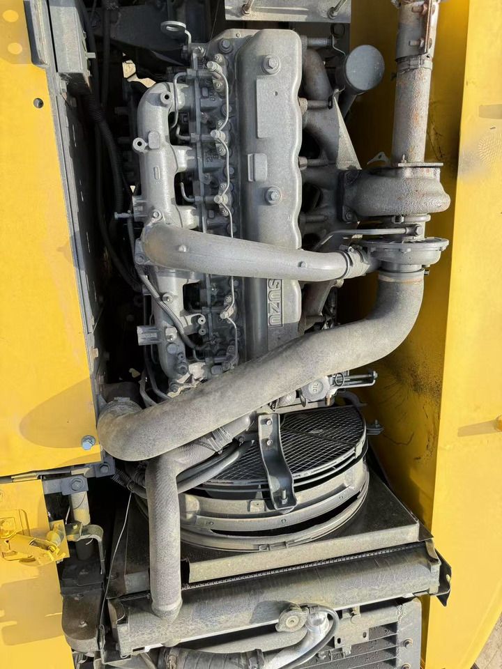 2016 Sumitomo SH200 crawler excavator engine compartment view 2016 Sumitomo SH200 crawler excavator engine compartment view