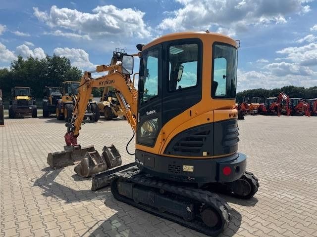 2018 Hyundai R25Z-9 mini excavator, rear three-quarter view