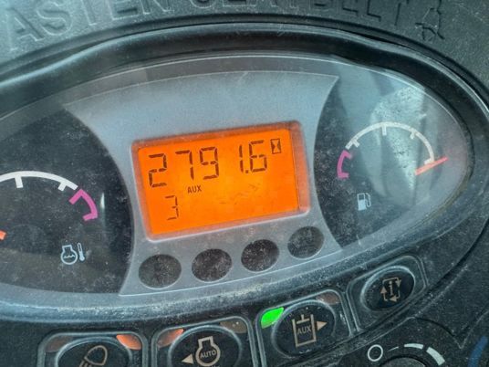 2016 Bobcat E35 mini excavator instrument cluster view 2016 Bobcat E35 mini excavator instrument cluster view