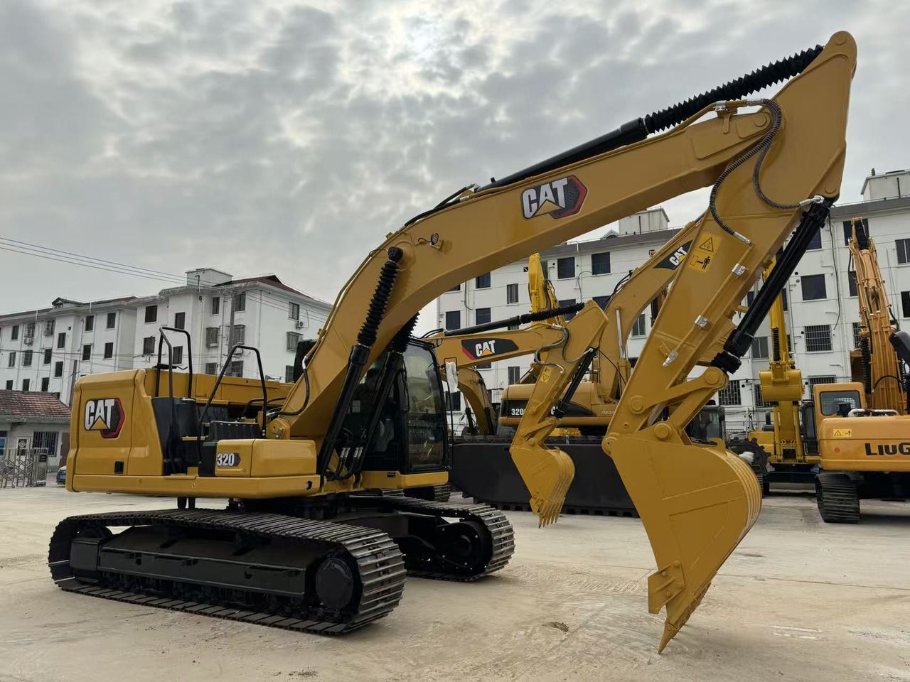 2024 Caterpillar 320 crawler excavator, side view 2024 Caterpillar 320 crawler excavator, side view