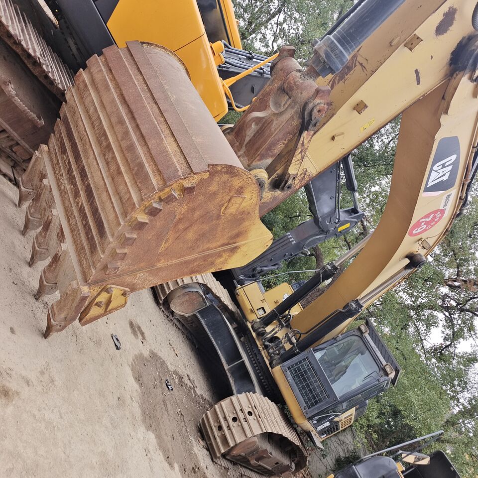 2023 Caterpillar 349D crawler excavator bucket and boom view 2023 Caterpillar 349D crawler excavator bucket and boom view