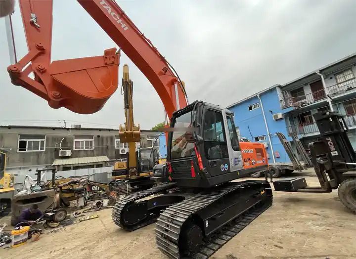 2016 Hitachi ZX200-5G crawler excavator, front three-quarter view 2016 Hitachi ZX200-5G crawler excavator, front three-quarter view
