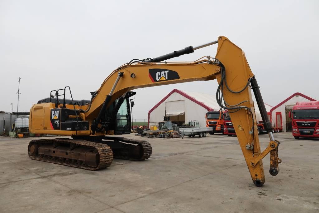 2014 Caterpillar 329E LN crawler excavator, side view 2014 Caterpillar 329E LN crawler excavator, side view