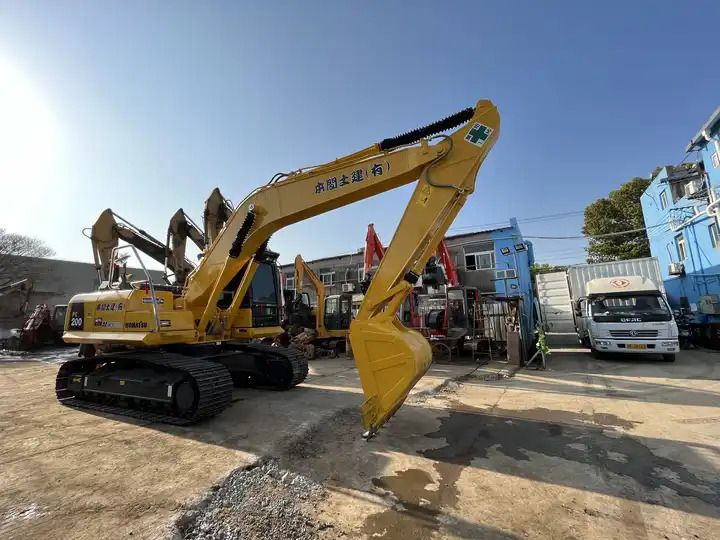 2020 Komatsu PC200-8 paletli ekskavatör, yan görünüm 2020 Komatsu PC200-8 paletli ekskavatör, yan görünüm
