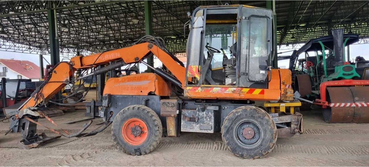 Gallmac WMW 115 wheel excavator, side view