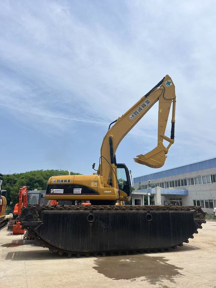 2020 Caterpillar 320CL amfibik ekskavatör yan görünüm