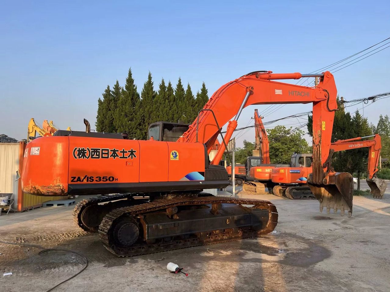 2022 Hitachi ZAXIS 350H crawler excavator, side profile view