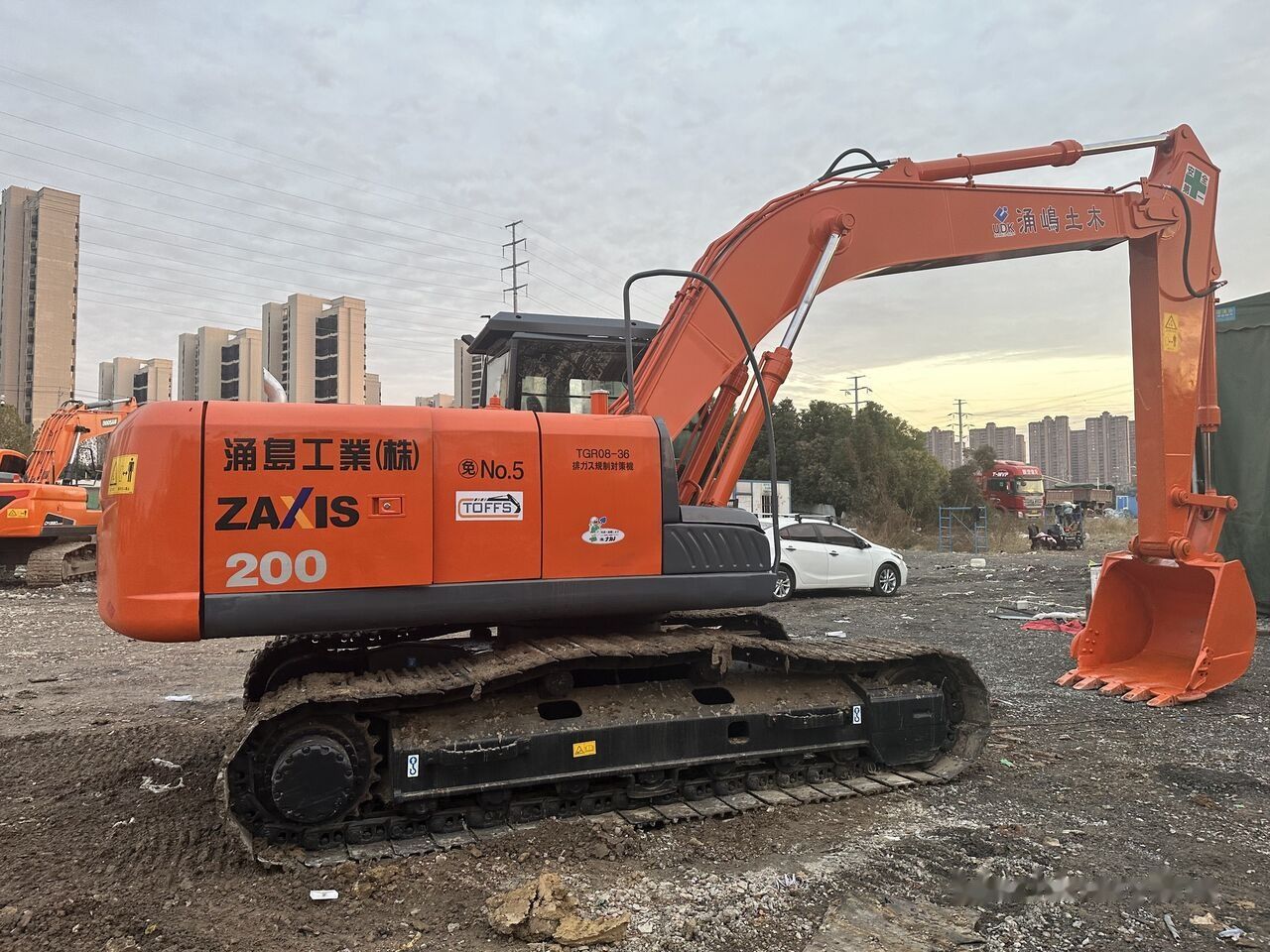 2018 Hitachi ZAXIS 200 crawler excavator, side view 2018 Hitachi ZAXIS 200 crawler excavator, side view
