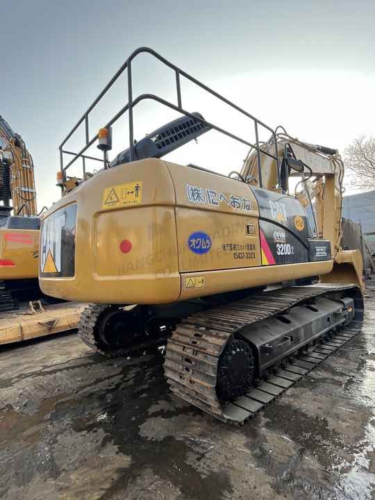 Гусеничний екскаватор 2018 Caterpillar 320D, вигляд ззаду
