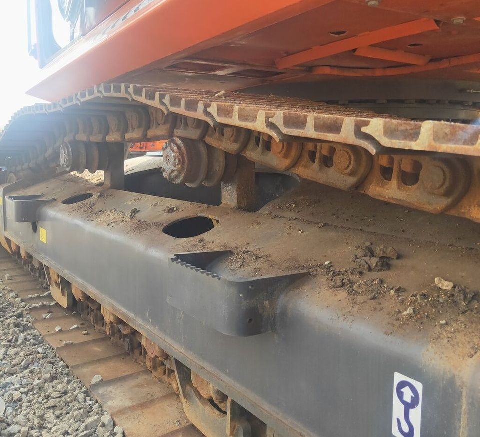 2018 Doosan DX260LC crawler excavator undercarriage detail