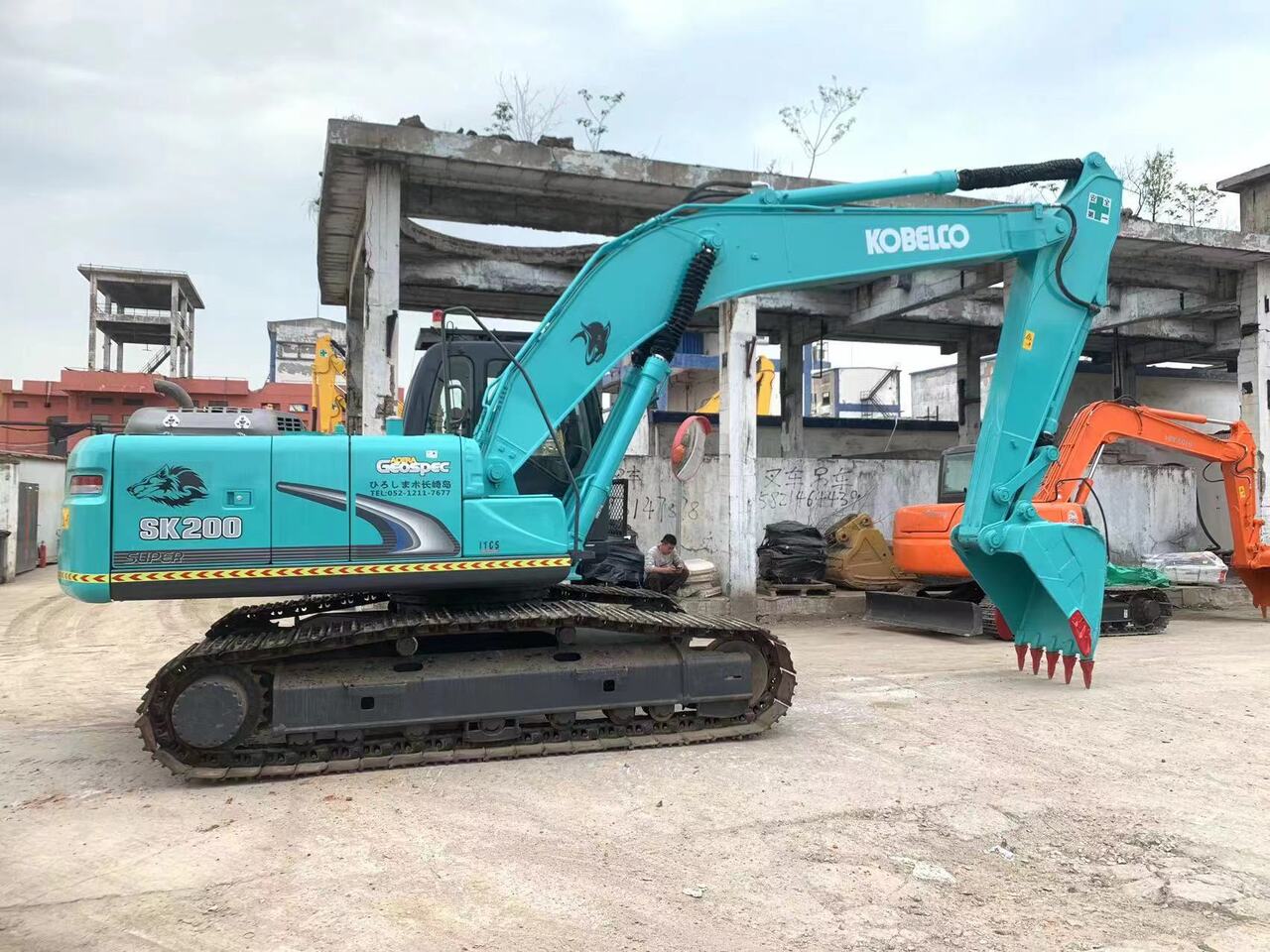 2016 Kobelco SK200-8 crawler excavator, side view 2016 Kobelco SK200-8 crawler excavator, side view