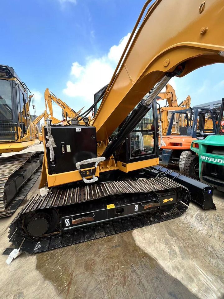 2023 Caterpillar 307.5 mini excavator rear view 2023 Caterpillar 307.5 mini excavator rear view