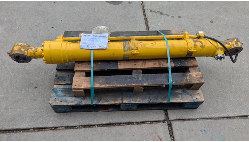 2022 Komatsu PC210LC-10 bucket cylinder