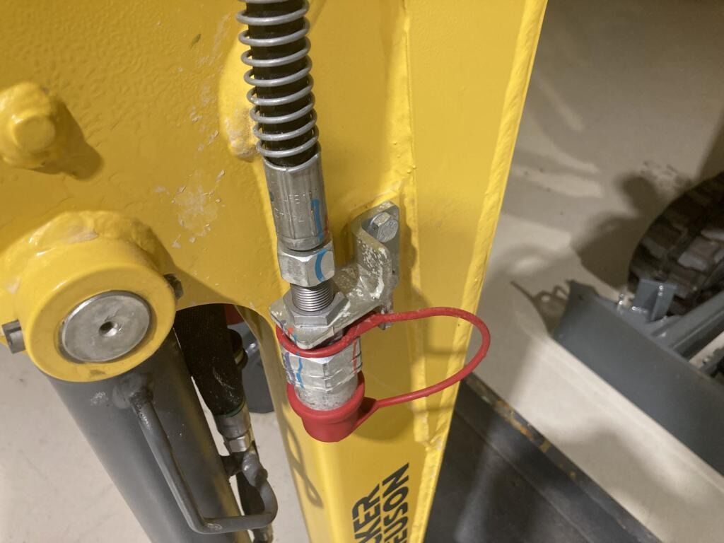 2022 Wacker Neuson 803 mini excavator hydraulic connection detail 2022 Wacker Neuson 803 mini excavator hydraulic connection detail